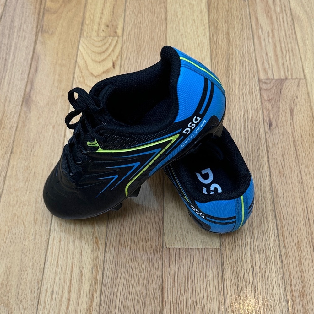 Boys Black Viper Soccer Cleats